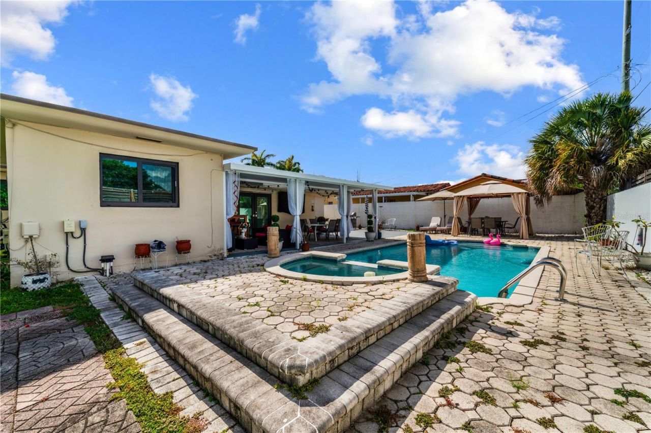 8065 W 14th Court, Hialeah, FL 33014 Photo