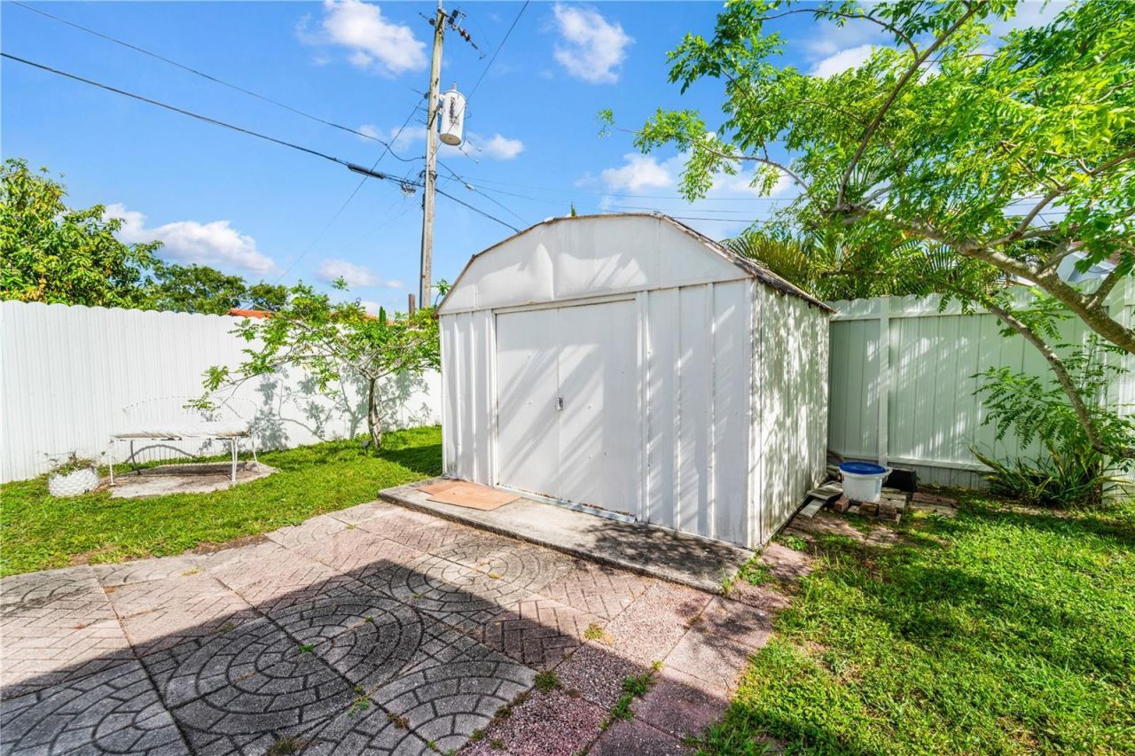 8065 W 14th Court, Hialeah, FL 33014 Photo