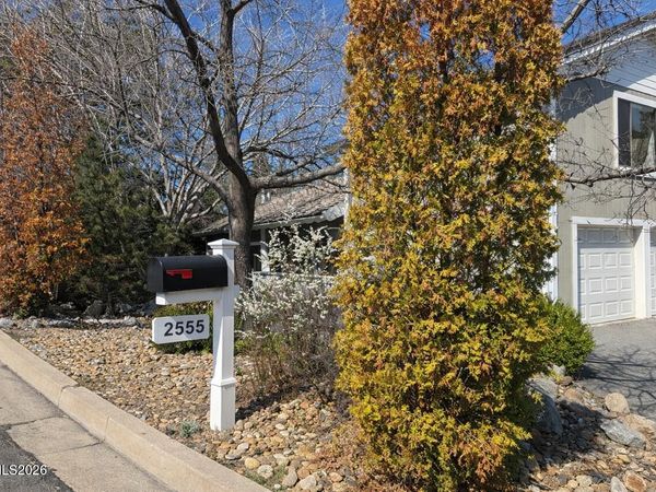 2555 Camelot Way, Reno, NV 89509
