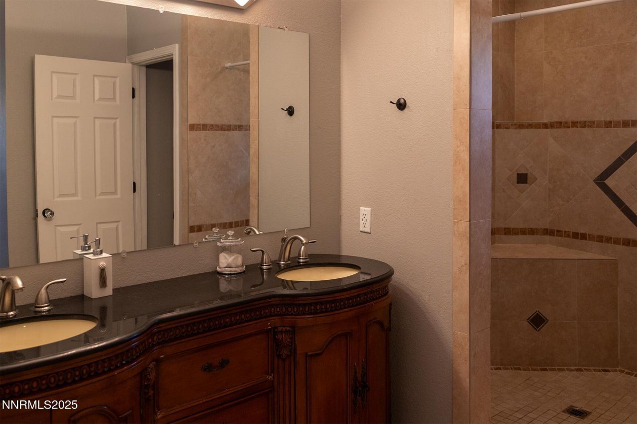 2555 Camelot Way, Reno, NV 89509 Photo