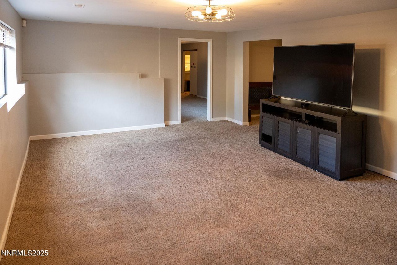 2555 Camelot Way, Reno, NV 89509 Photo