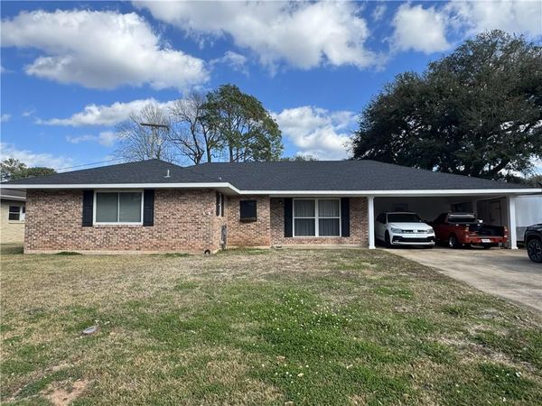 907 SNOW WHITE Drive, Alexandria, LA 71303