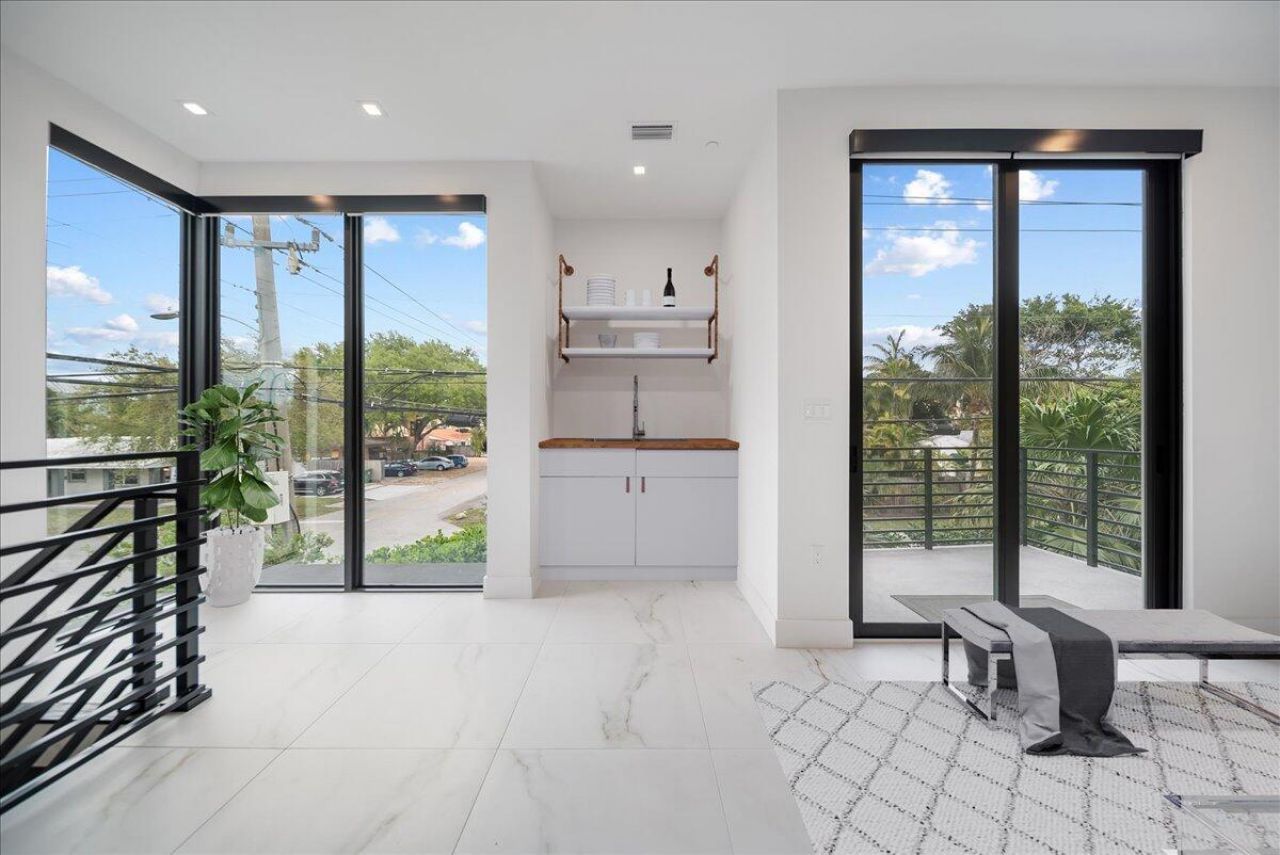 1052 N Victoria Park Road, Fort Lauderdale, FL 33304 Photo