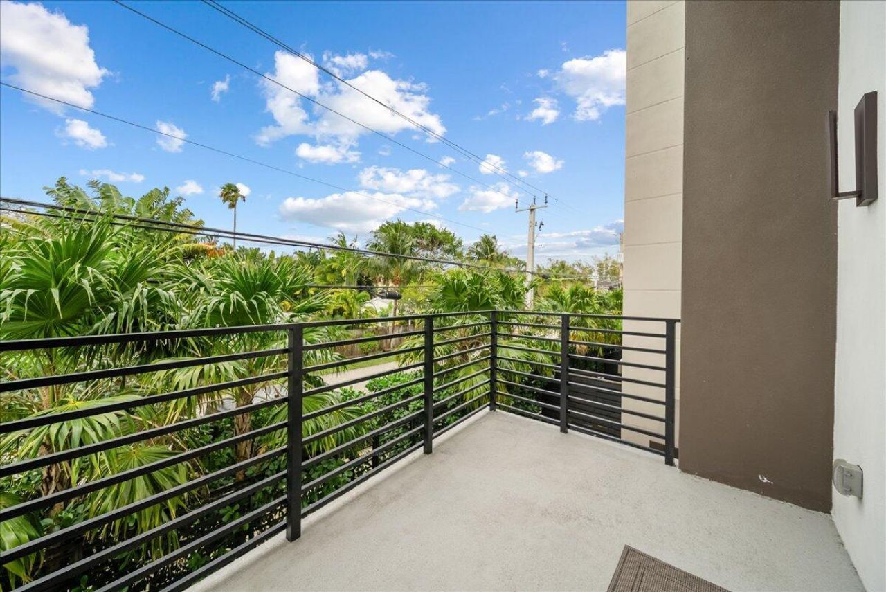 1052 N Victoria Park Road, Fort Lauderdale, FL 33304 Photo