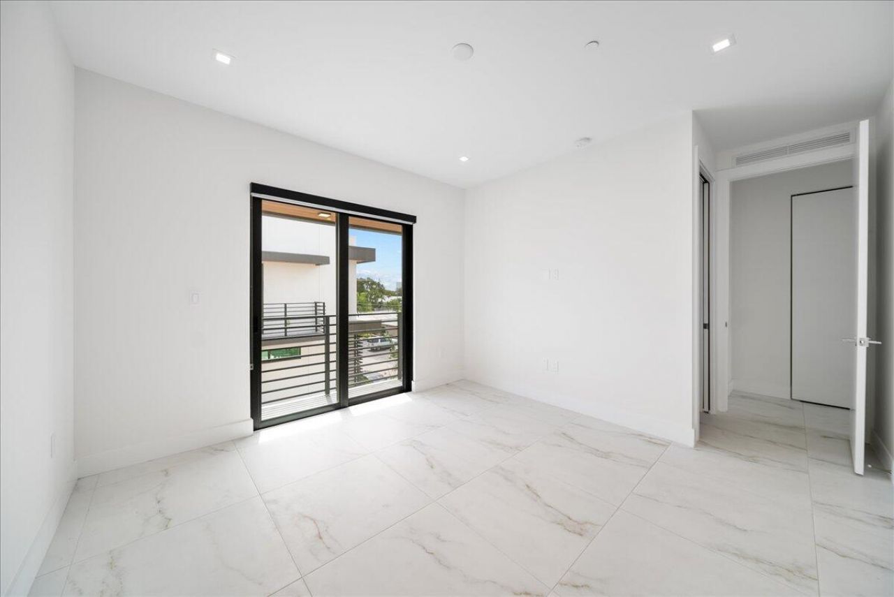 1052 N Victoria Park Road, Fort Lauderdale, FL 33304 Photo