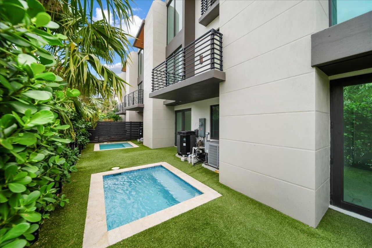 1052 N Victoria Park Road, Fort Lauderdale, FL 33304 Photo