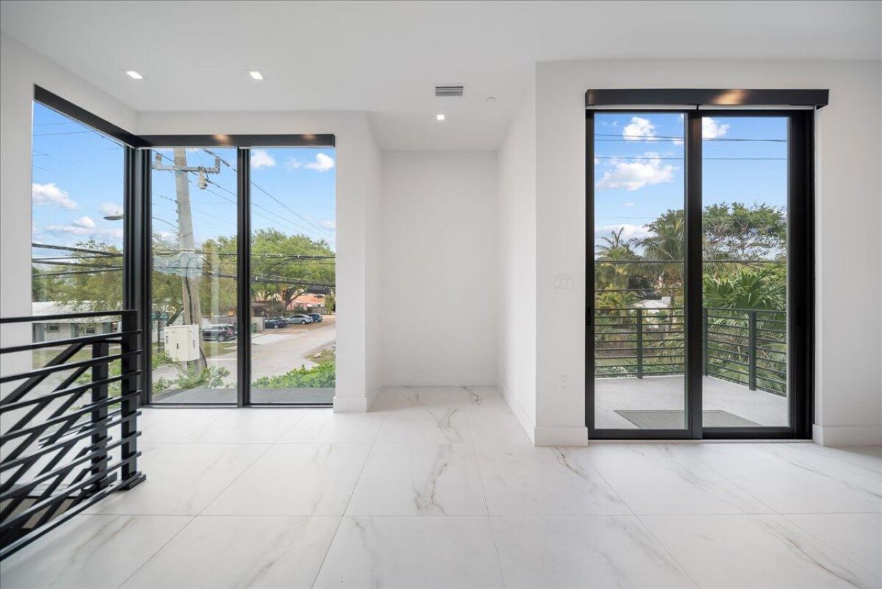 1052 N Victoria Park Road, Fort Lauderdale, FL 33304 Photo