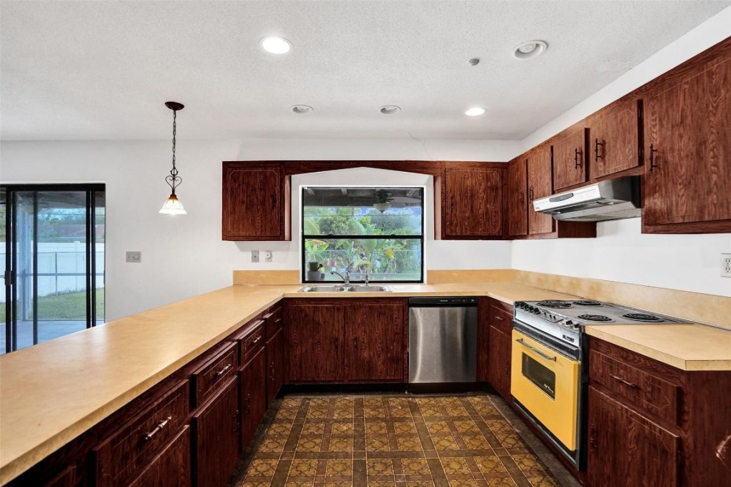 65 W Palm Drive, Margate, FL 33063 Photo