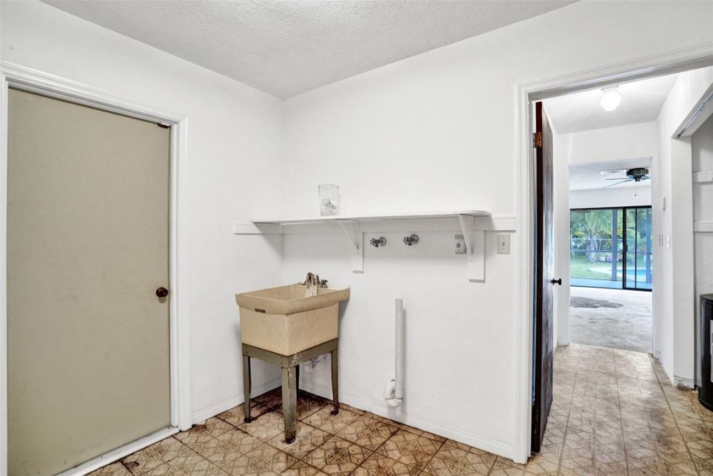 65 W Palm Drive, Margate, FL 33063 Photo