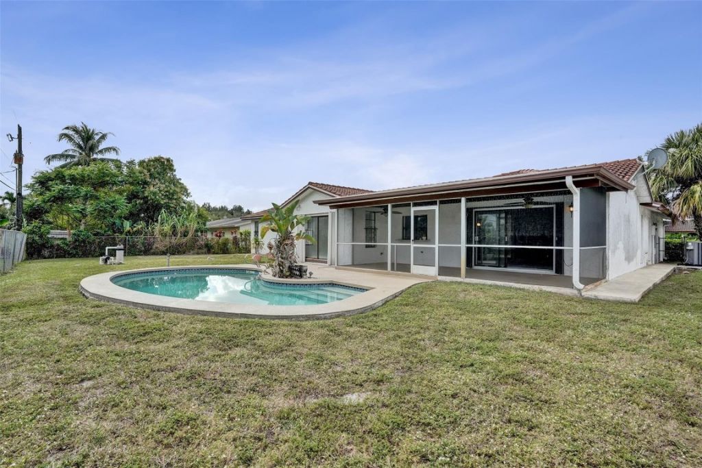 65 W Palm Drive, Margate, FL 33063 Photo