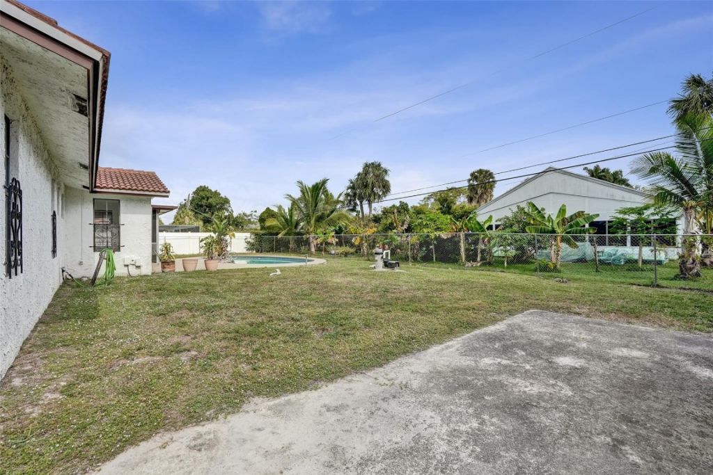 65 W Palm Drive, Margate, FL 33063 Photo