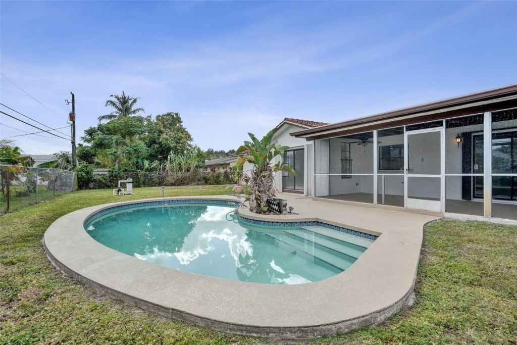 65 W Palm Drive, Margate, FL 33063 Photo