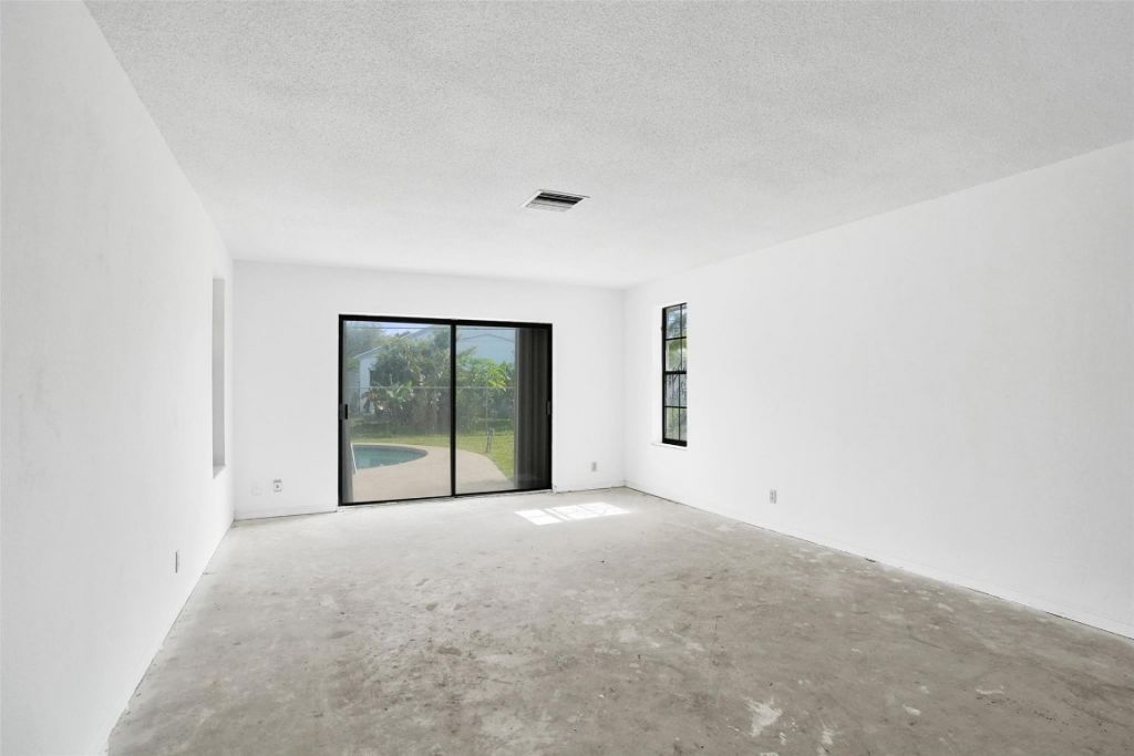 65 W Palm Drive, Margate, FL 33063 Photo