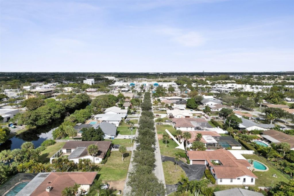 65 W Palm Drive, Margate, FL 33063 Photo