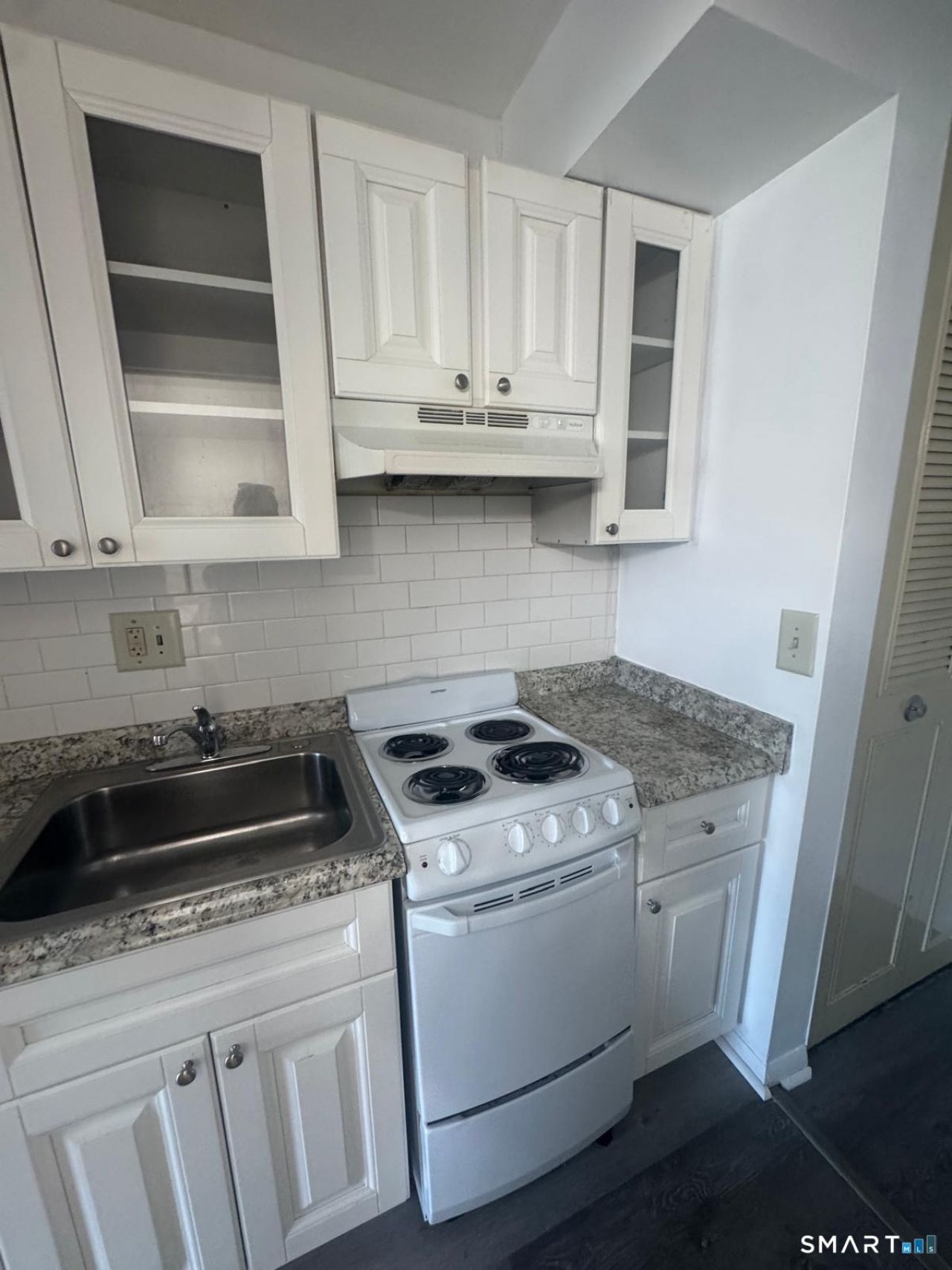 155 Birdseye, Unit c3, Bridgeport, CT 06604 Main Photo