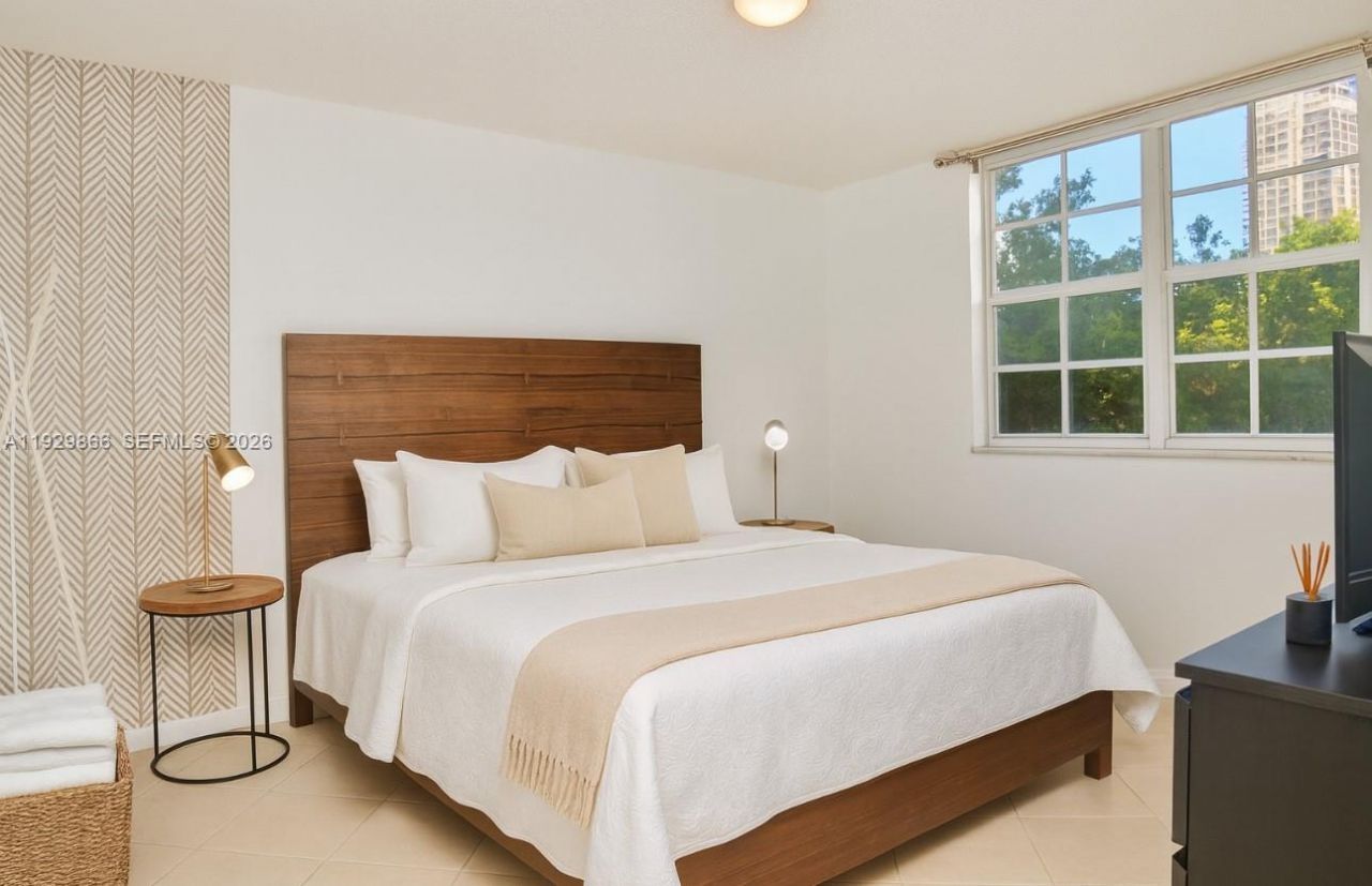 19601 E Country Club Dr, Unit 7202, Aventura, FL 33180 Photo