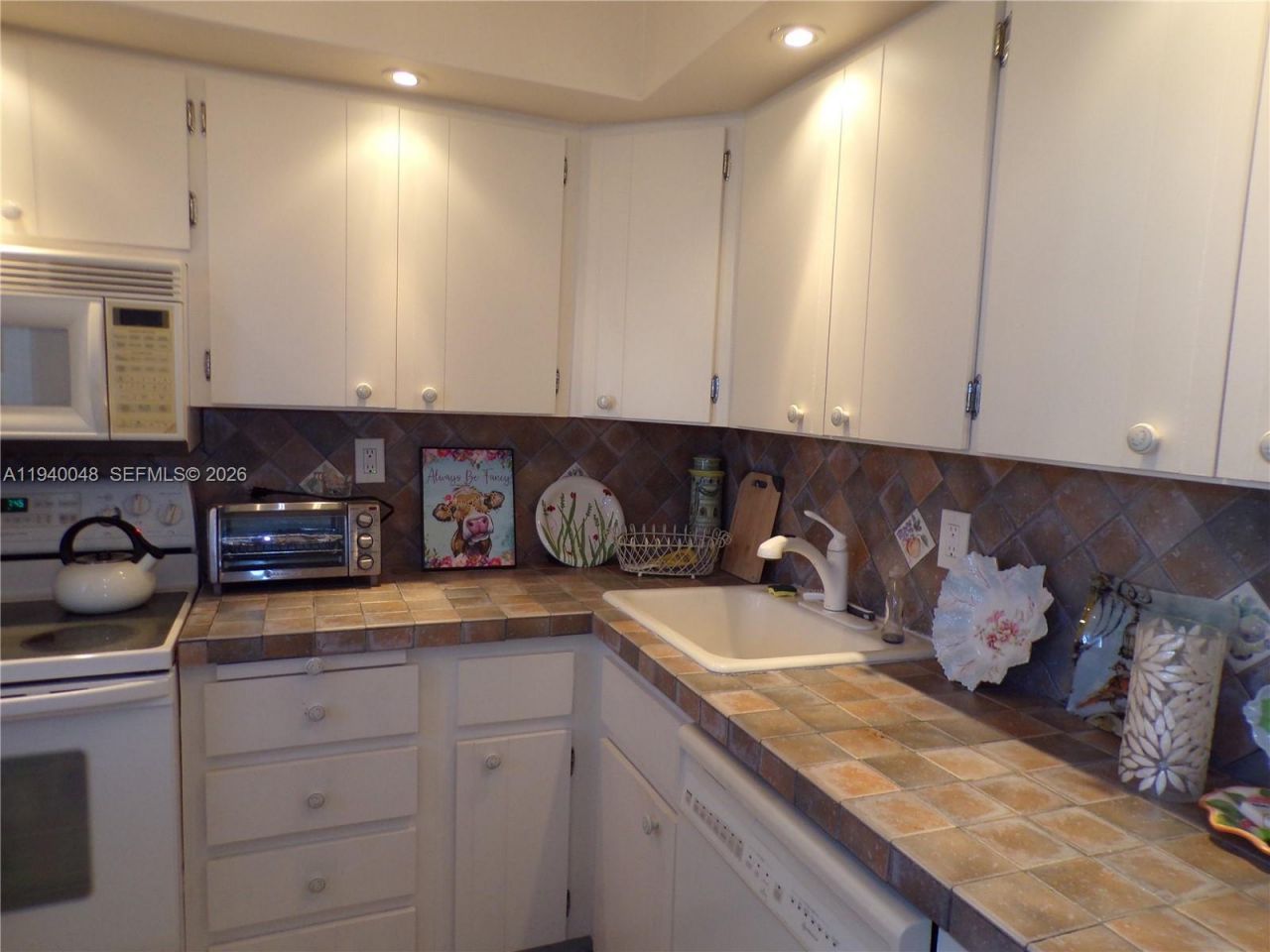 3020 Marcos Dr, Unit S214, Aventura, FL 33160 Photo