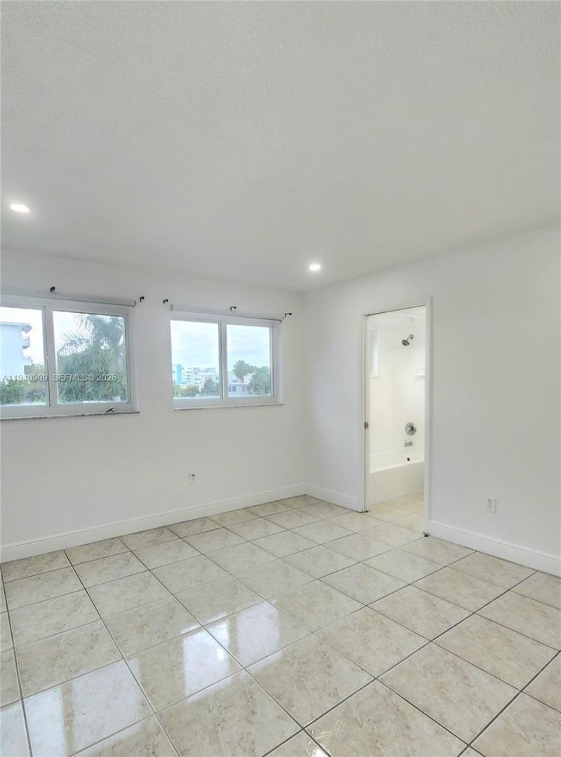 1020 94th St, Unit 301, Bay Harbor Islands, FL 33154 Photo
