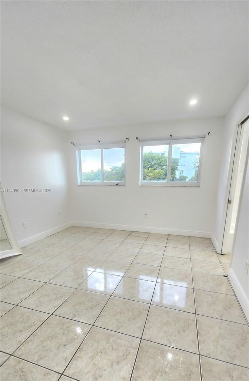 1020 94th St, Unit 301, Bay Harbor Islands, FL 33154 Photo