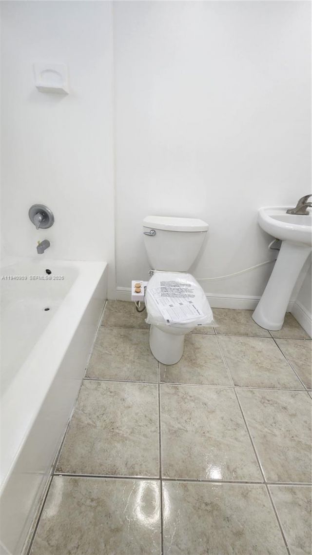 1020 94th St, Unit 301, Bay Harbor Islands, FL 33154 Photo