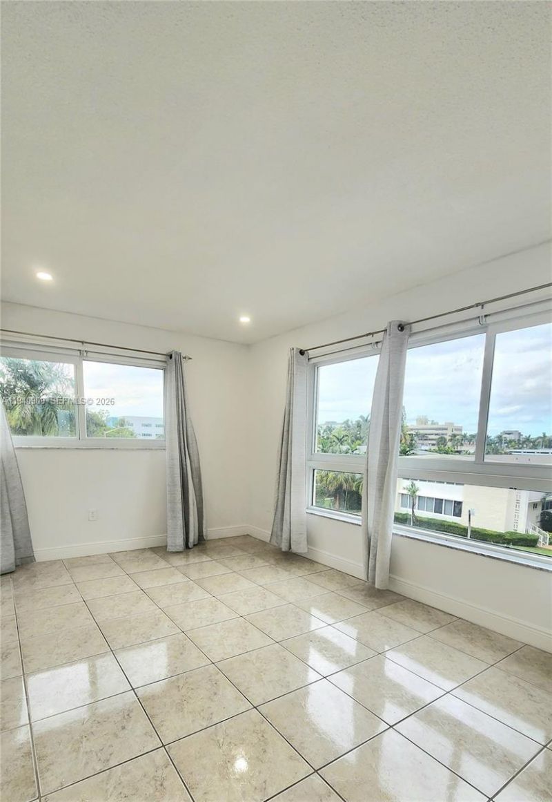 1020 94th St, Unit 301, Bay Harbor Islands, FL 33154 Photo