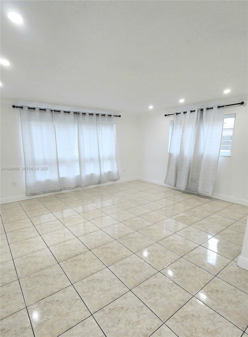 1020 94th St, Unit 301, Bay Harbor Islands, FL 33154 Photo