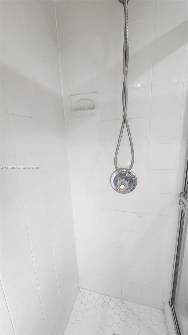 1020 94th St, Unit 301, Bay Harbor Islands, FL 33154 Photo