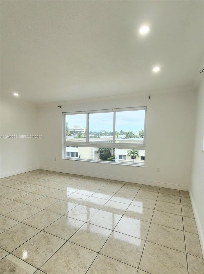 1020 94th St, Unit 301, Bay Harbor Islands, FL 33154 Photo