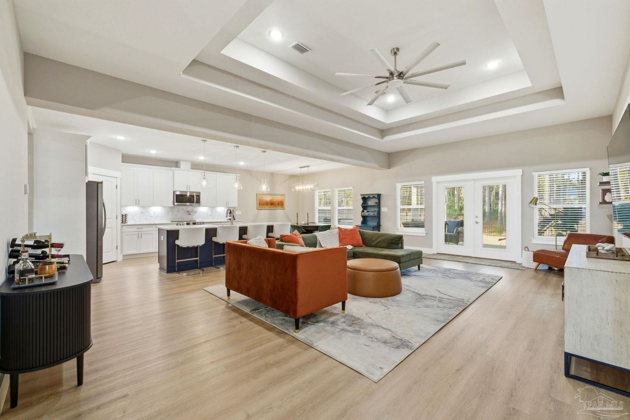 5530 Chenier Dr, Gulf Breeze, FL 32563 Main Photo