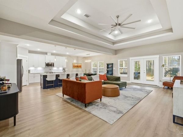 5530 Chenier Dr, Gulf Breeze, FL 32563