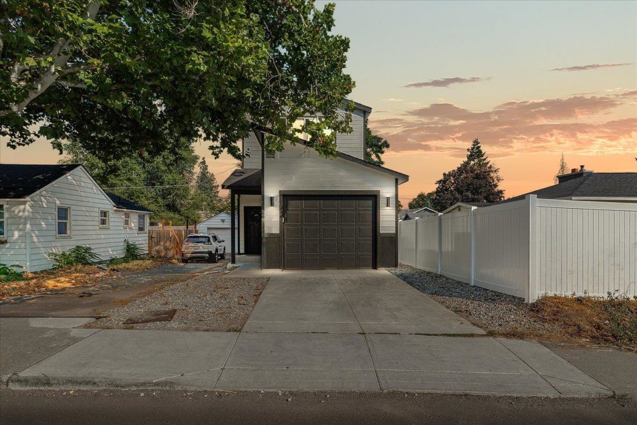 5908 N Monroe St, Spokane, WA 99205 Main Photo