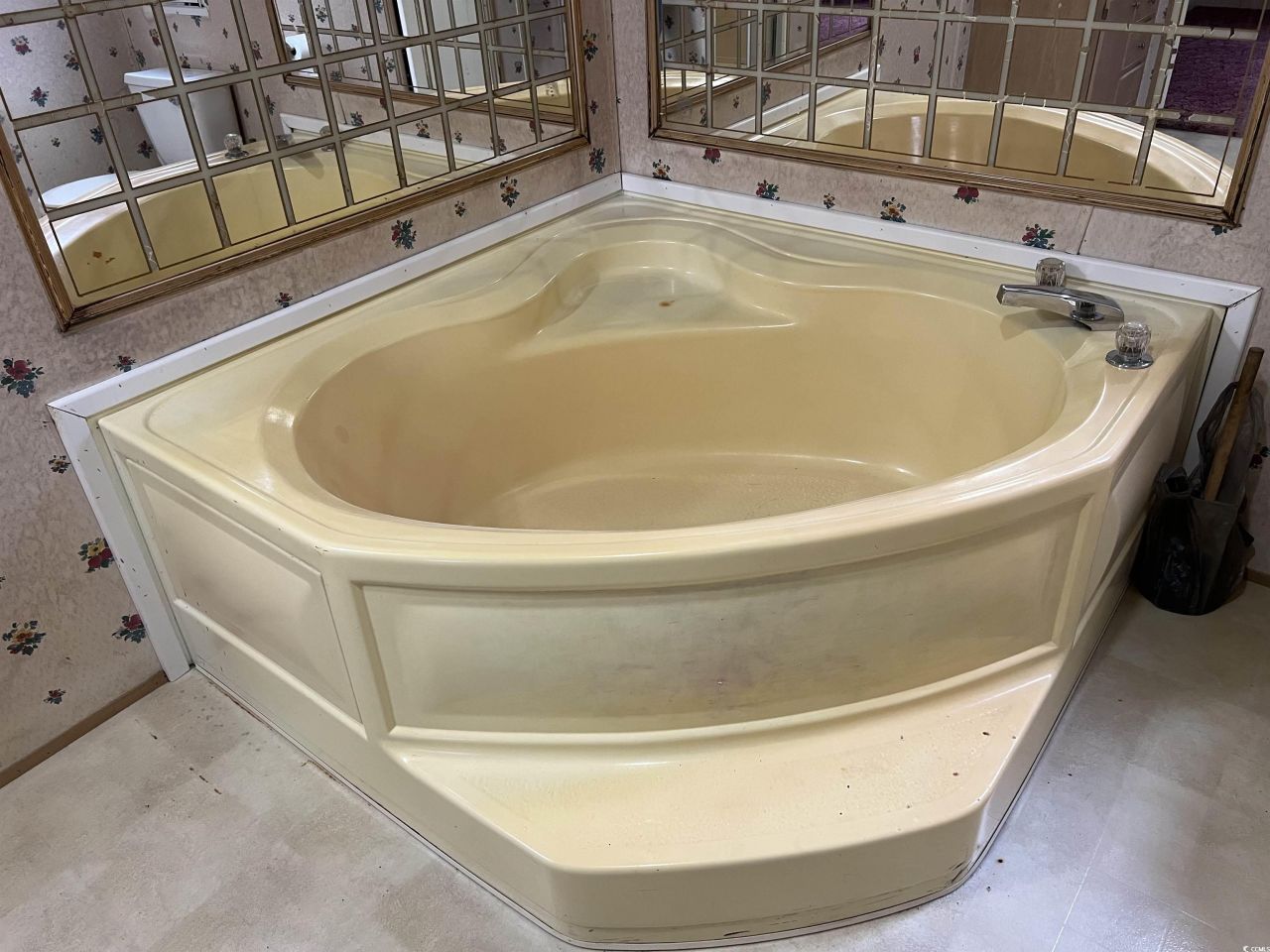 451 Sutton Dr.  Photo 18