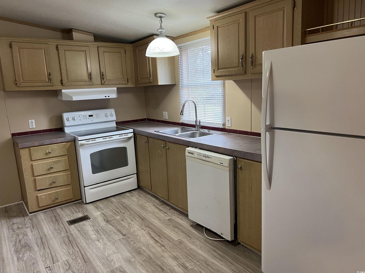 451 Sutton Dr.  Photo 8