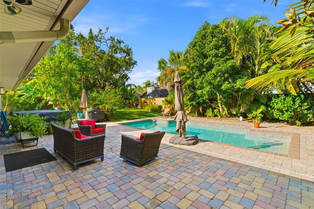 5026 Barrowe Drive, Tampa, FL 33624 Photo