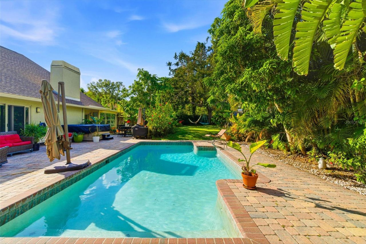 5026 Barrowe Drive, Tampa, FL 33624 Photo