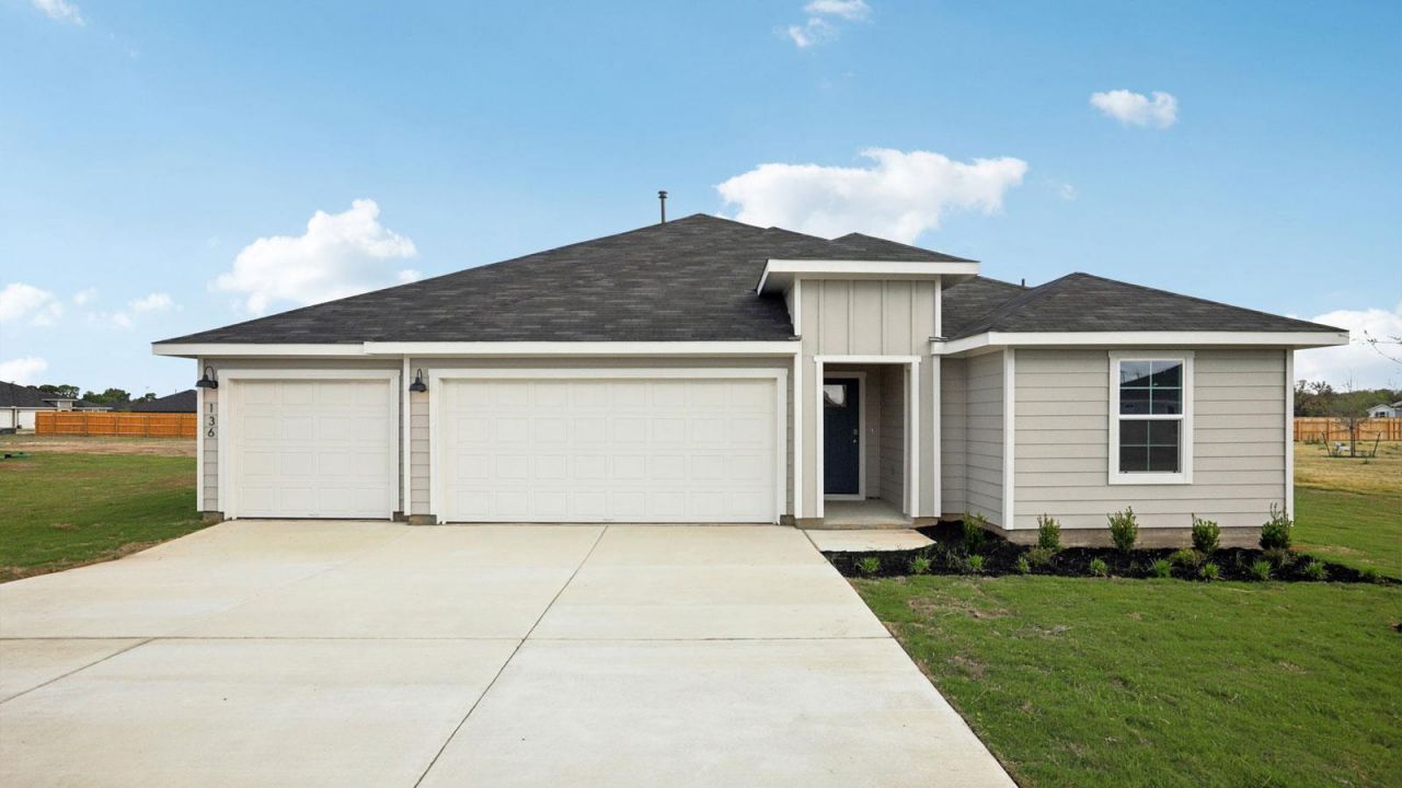 136 Union Pacific Dr, Cedar Creek, TX 78612 Main Photo