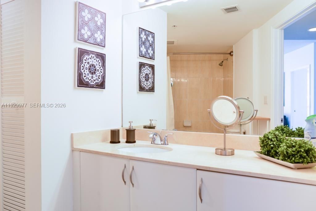 1750 N Bayshore Dr, Unit 4814, Miami, FL 33132 Photo