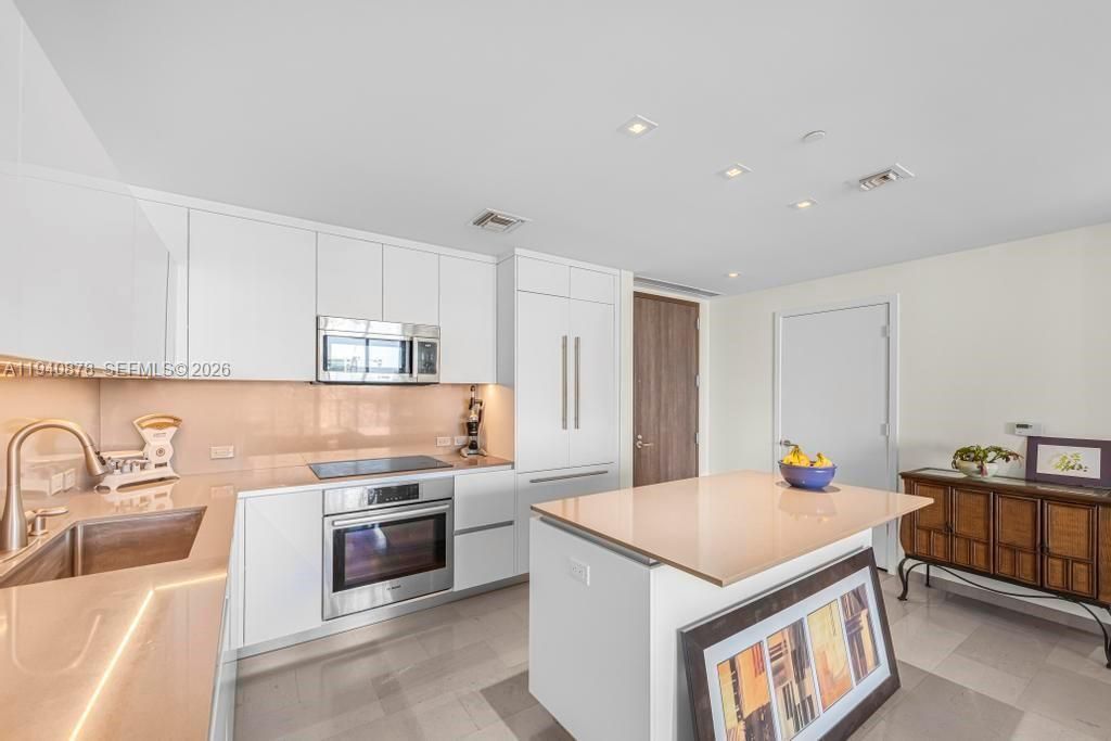 68 SE 6th St , Unit 1710, Miami, FL 33131 Photo