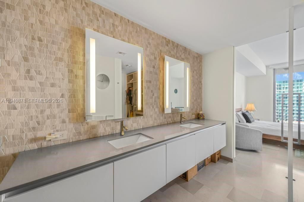 68 SE 6th St , Unit 1710, Miami, FL 33131 Photo