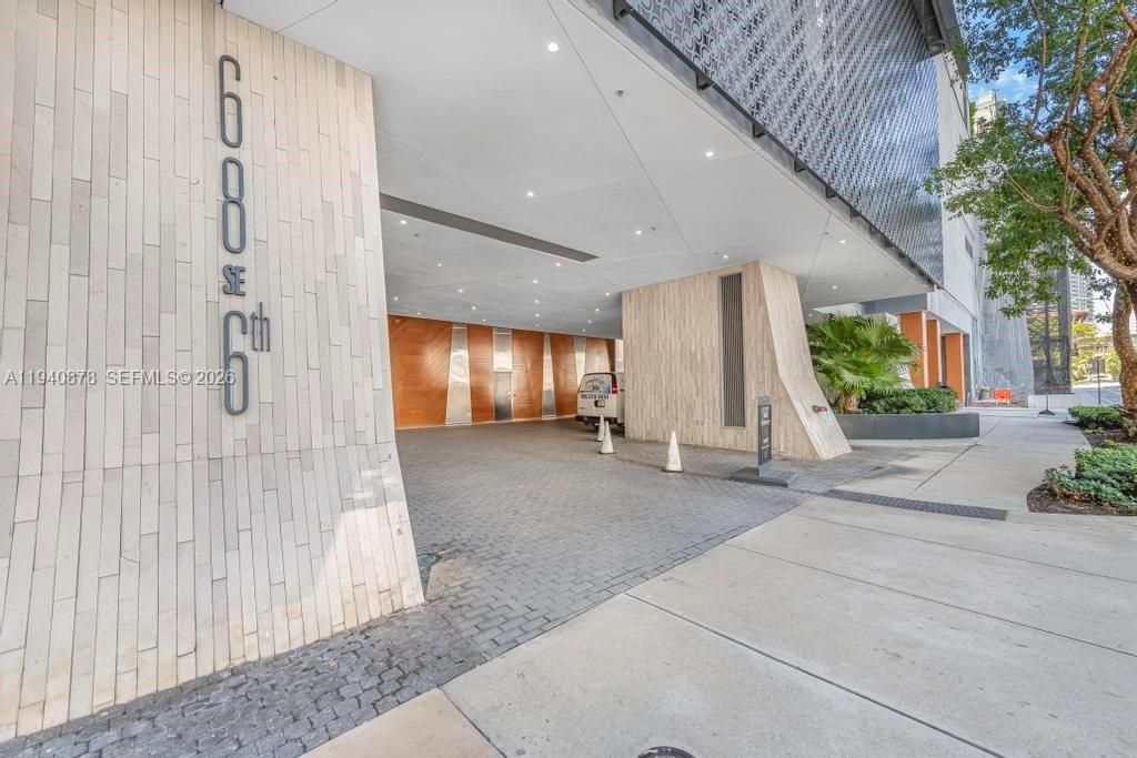 68 SE 6th St , Unit 1710, Miami, FL 33131 Photo