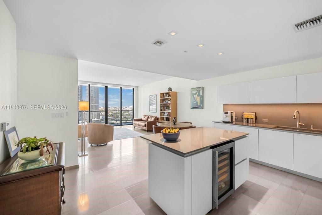 68 SE 6th St , Unit 1710, Miami, FL 33131 Photo