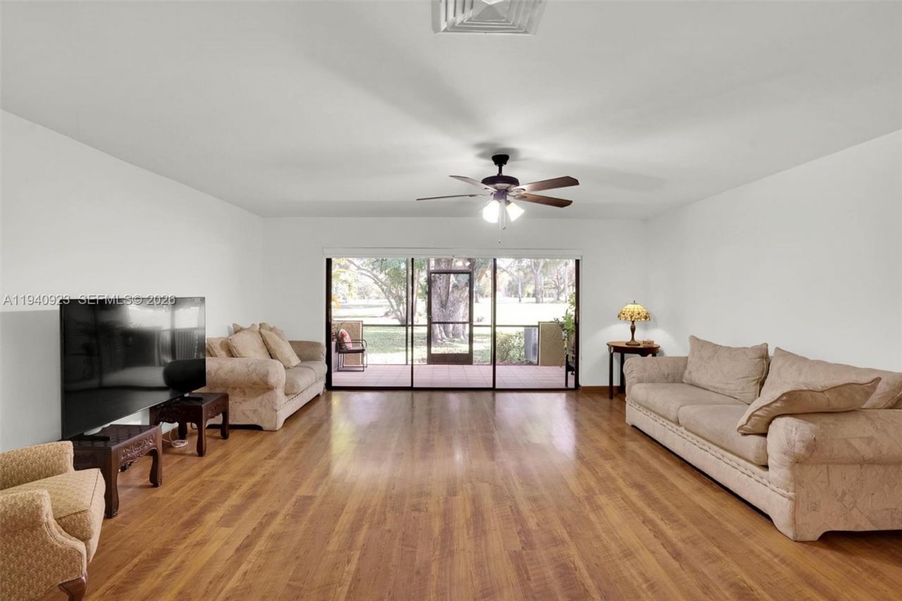 3865 Estepona Ave, Doral, FL 33178 Photo