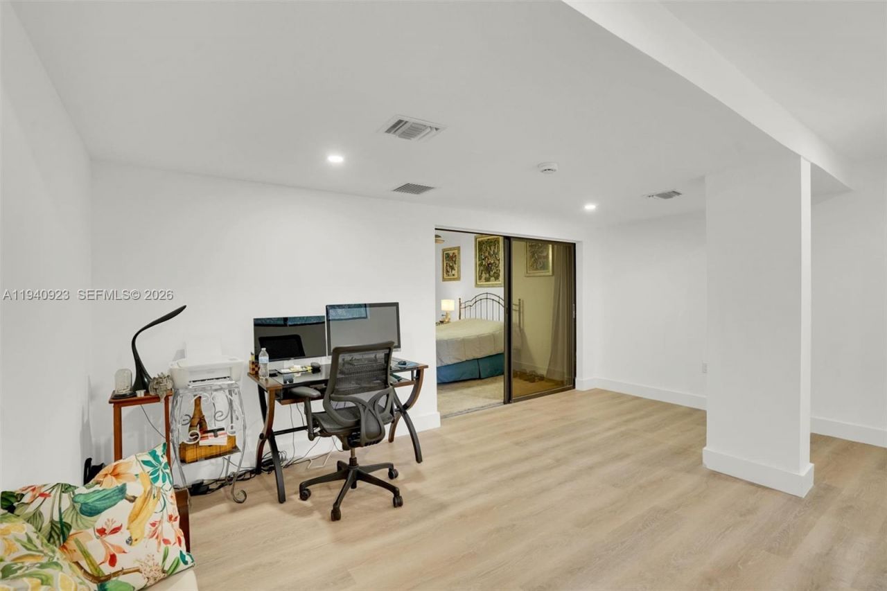 3865 Estepona Ave, Doral, FL 33178 Photo