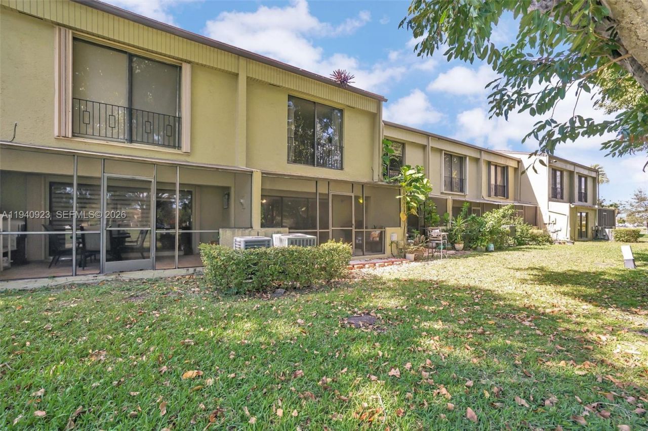 3865 Estepona Ave, Doral, FL 33178 Photo