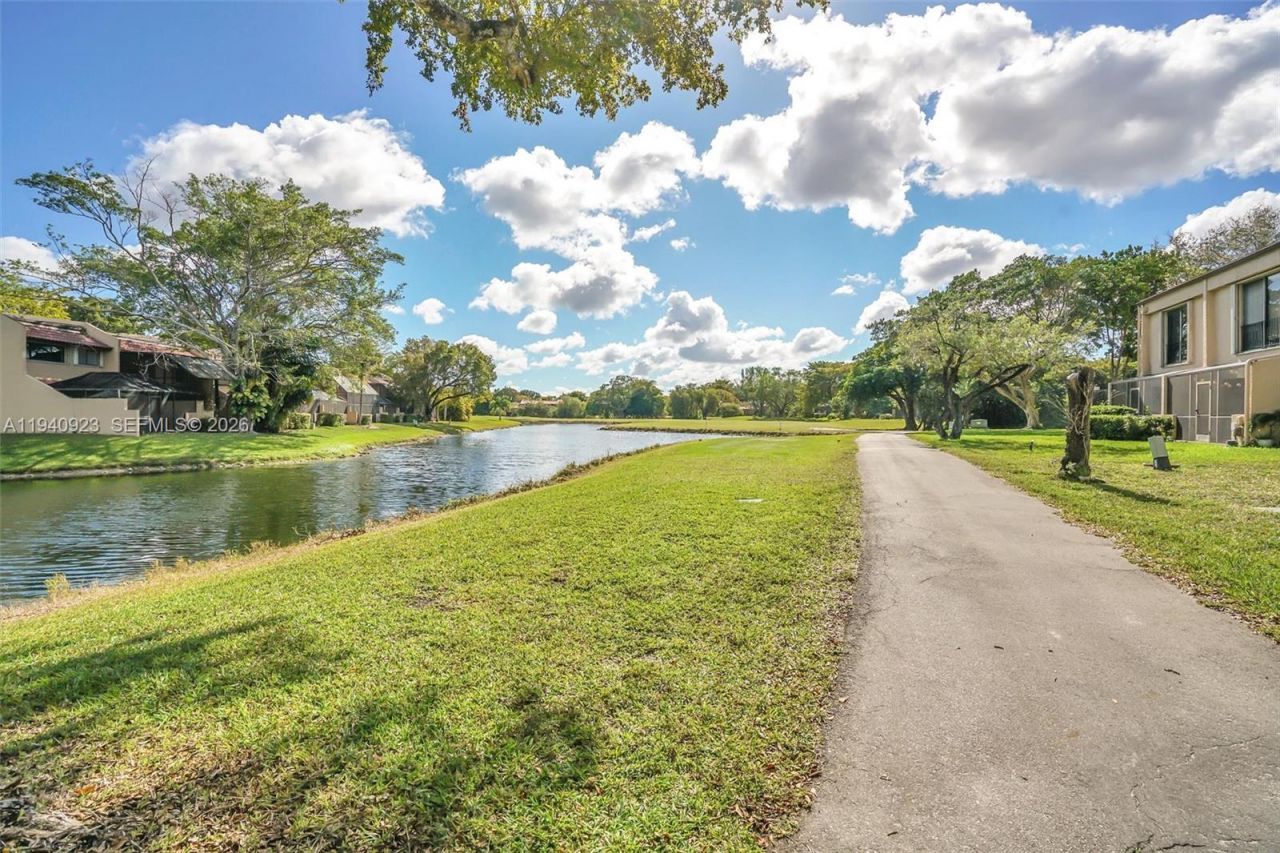 3865 Estepona Ave, Doral, FL 33178 Photo