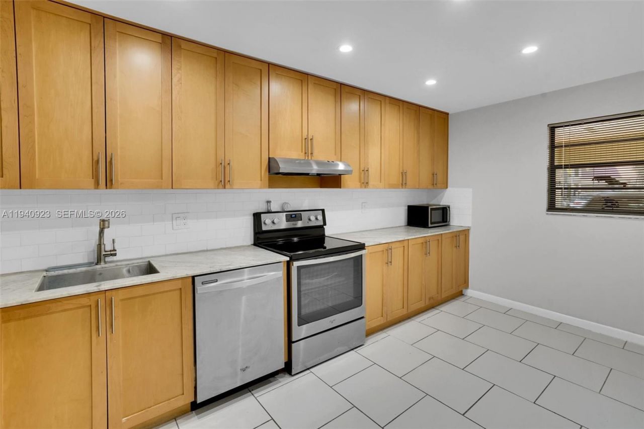 3865 Estepona Ave, Doral, FL 33178 Photo