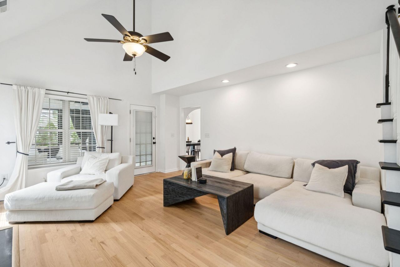 1717 Lotus Lane Photo 11