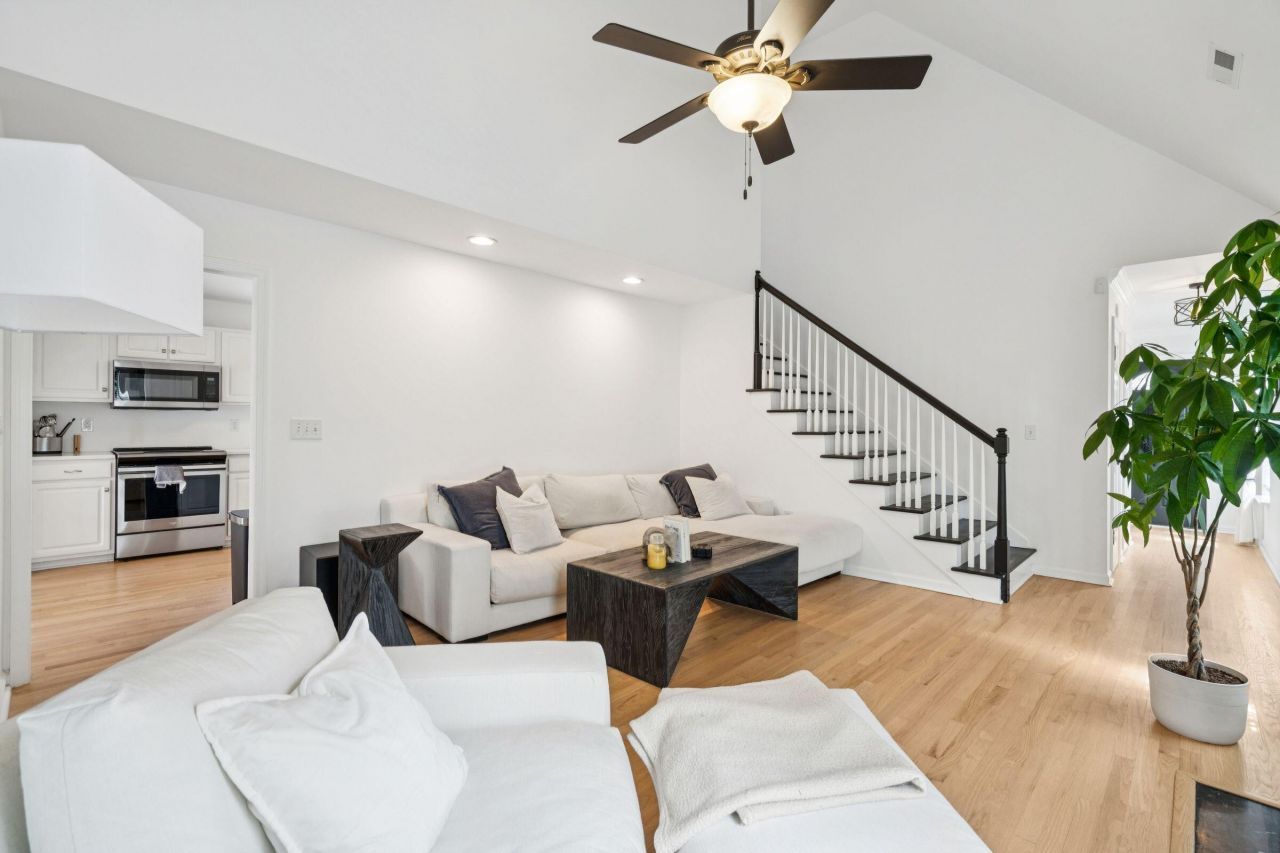 1717 Lotus Lane Photo 12