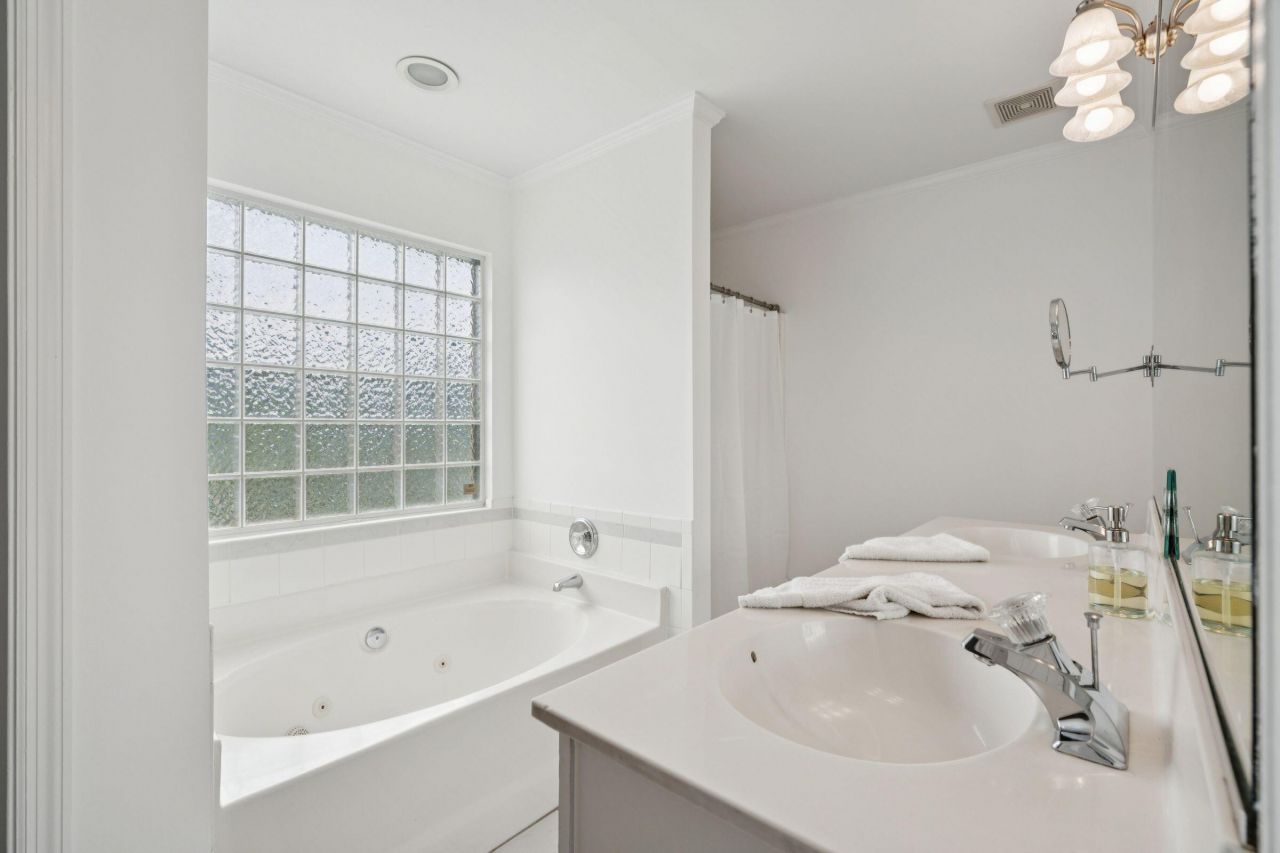 1717 Lotus Lane Photo 33