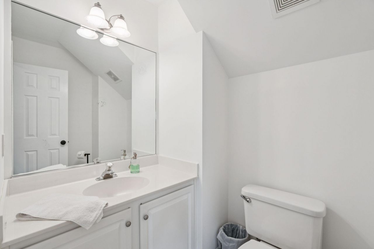 1717 Lotus Lane Photo 43